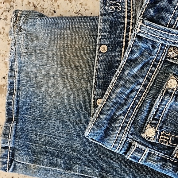 Miss Me Jean's - Picture 7 of 8